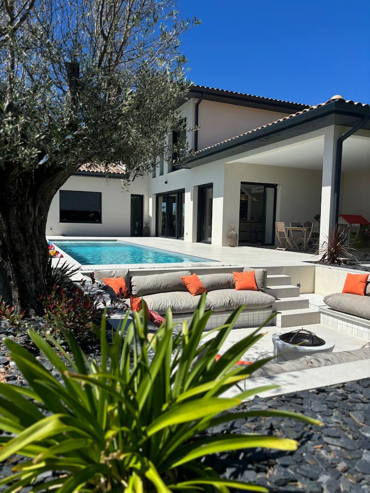 Villa avec piscine et salle de cinéma en périphérie de Toulouse