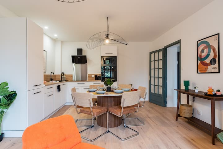 T3 design coloré • 2 chambres • Grenade